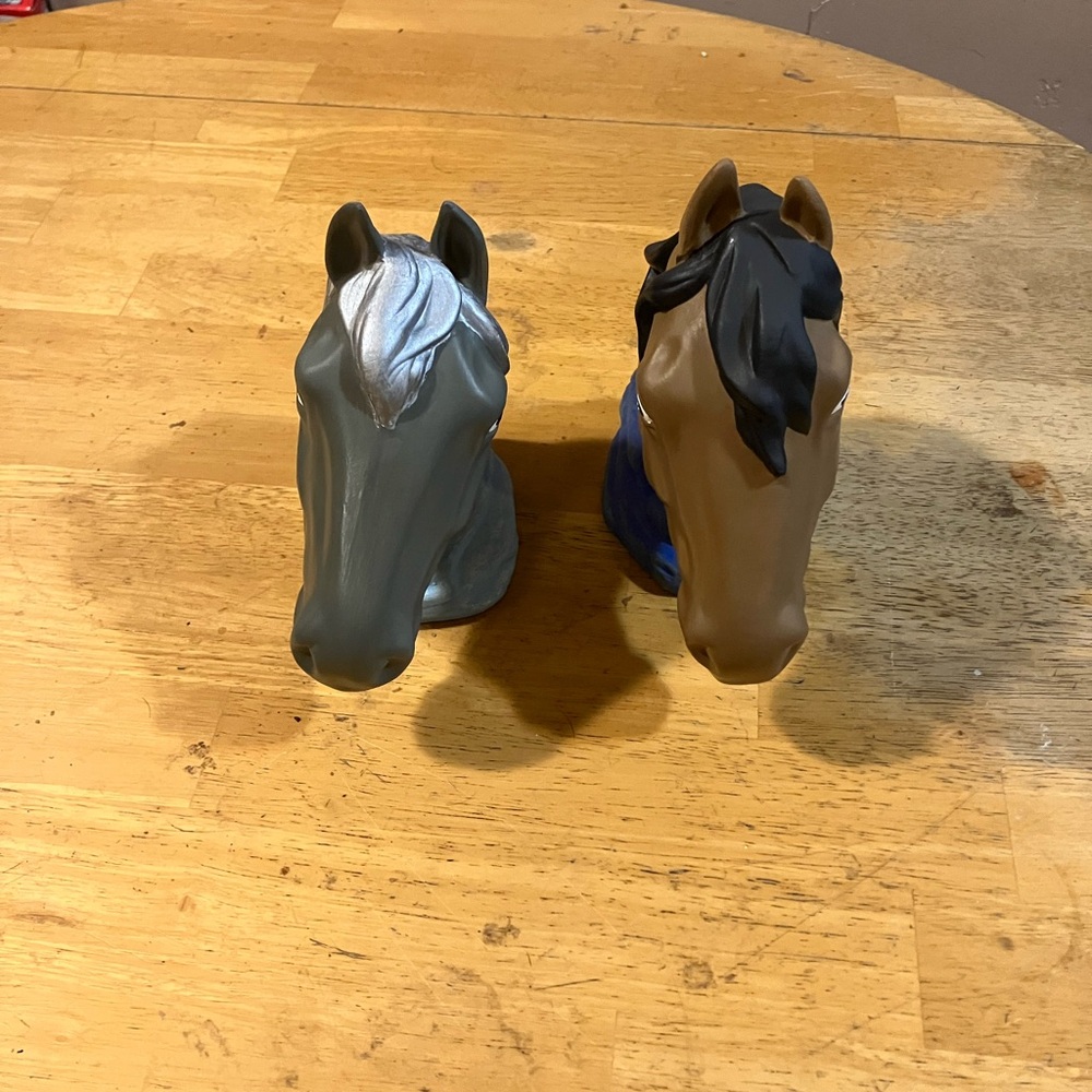 Hand painted horse bust set